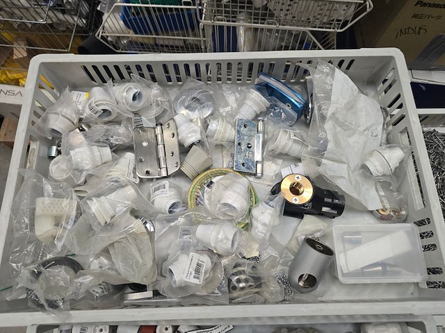 Ijzerwaren in 21 kratten partij, partij - afbeelding 3 van  22
