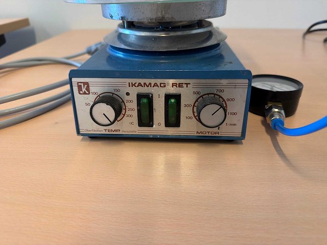 Ikamag ret vacuüm desiccator met verwarmde magneetroerder en vacuümmeter - afbeelding 2 van  5
