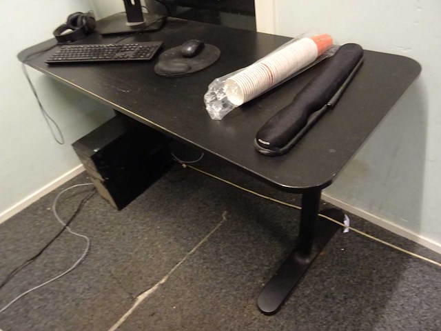 Ikea - bekant - bureau (4x) - afbeelding 3 van  4