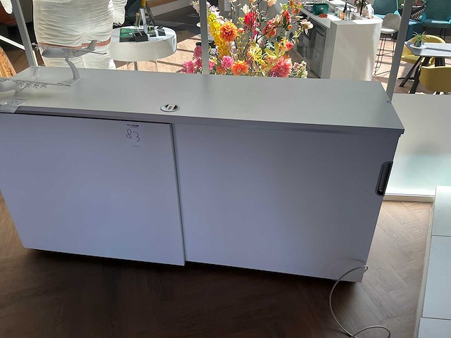 Ikea archiefkast met inhoud - afbeelding 1 van  2