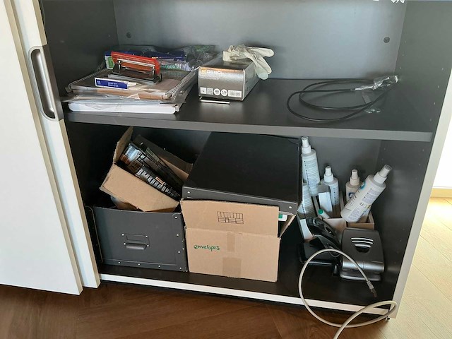 Ikea archiefkast met inhoud - afbeelding 2 van  2