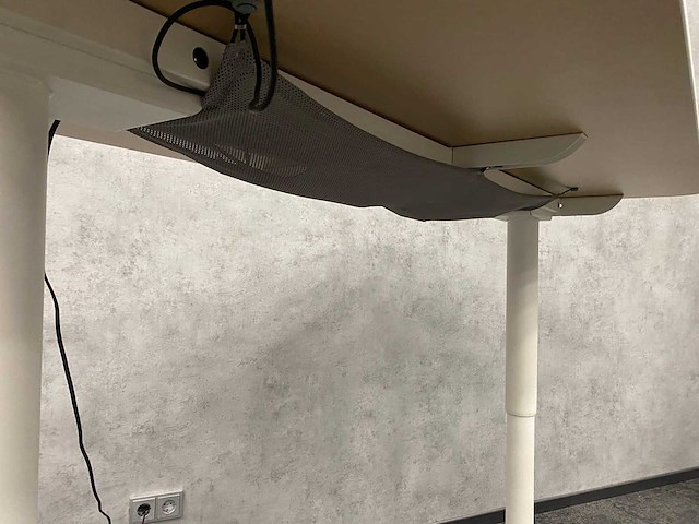 Ikea bekant - elektrisch zit-sta bureau 160x80 - afbeelding 9 van  12