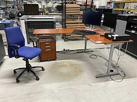 Ikea bureau met bureaustoel en ladeblok - afbeelding 2 van  5