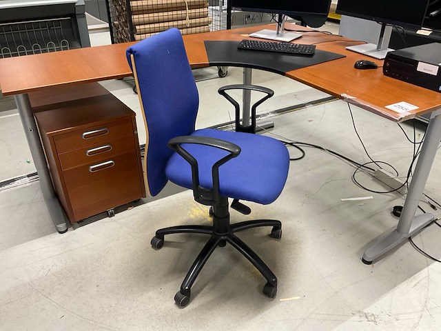 Ikea bureau met bureaustoel en ladeblok - afbeelding 5 van  5