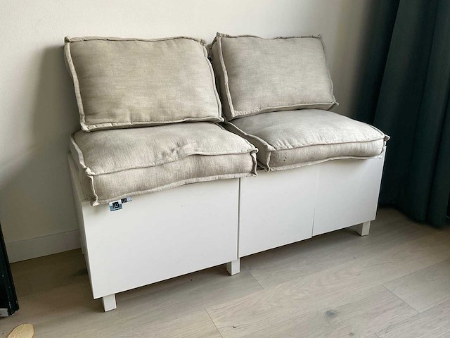 Ikea fennes kastbank met vier kussens - afbeelding 1 van  6