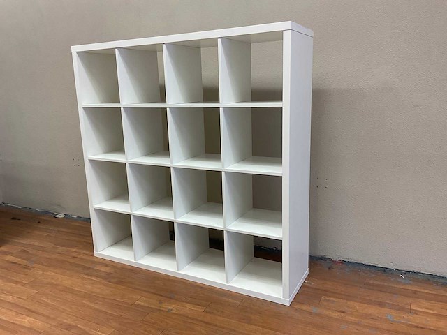 Ikea kallax vakkenkast - afbeelding 2 van  2