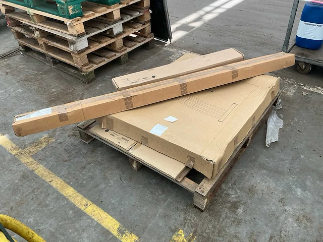 Ikea sandsberg eetkamertafel - afbeelding 1 van  6