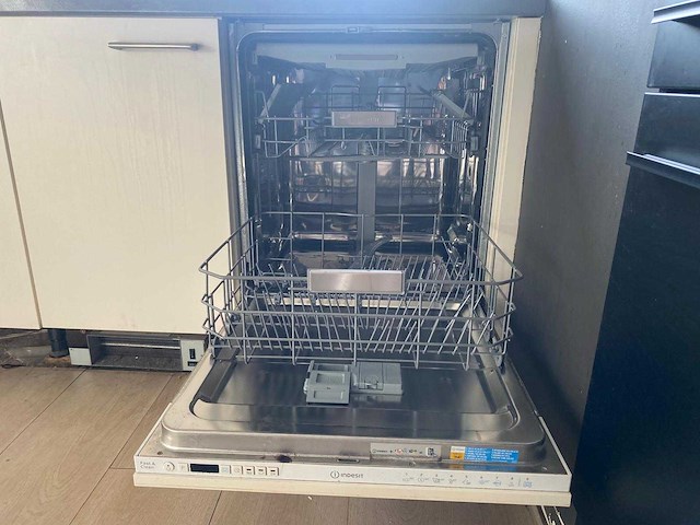 Ikook - keuken met indesit apparatuur - afbeelding 5 van  27