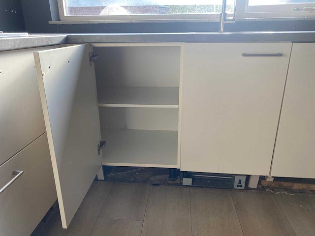 Ikook - keuken met indesit apparatuur - afbeelding 9 van  27