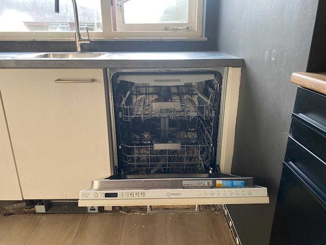 Ikook - keuken met indesit apparatuur - afbeelding 16 van  27