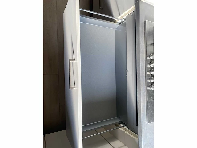 Ikook - keuken met indesit apparatuur - afbeelding 8 van  29