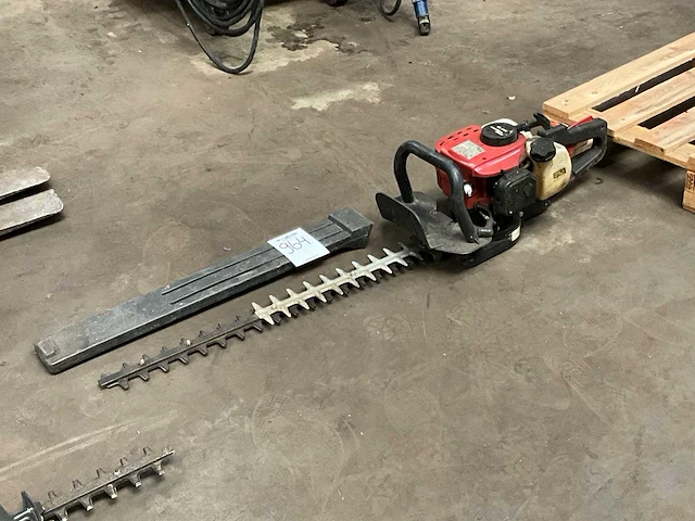 Ikra mogatec bht 60 heggenschaar - afbeelding 2 van  6