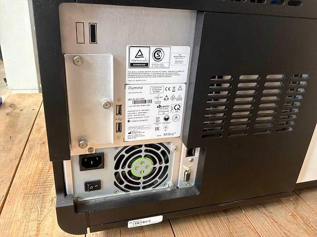 Illumina miseq sy-410-1003 laboratoriuminstrument voor dna-sequencing - afbeelding 9 van  11