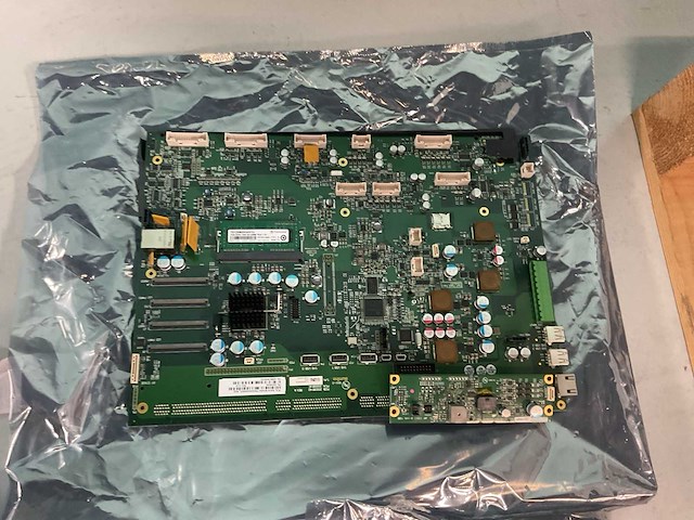 Illumina nextseq 500 diverse laboratoriumapparatuur - afbeelding 11 van  12