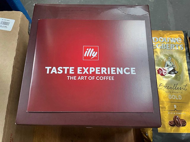 Illy taste experience box partij filterkoffie - afbeelding 1 van  6