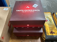 Illy taste experience box partij filterkoffie - afbeelding 6 van  6
