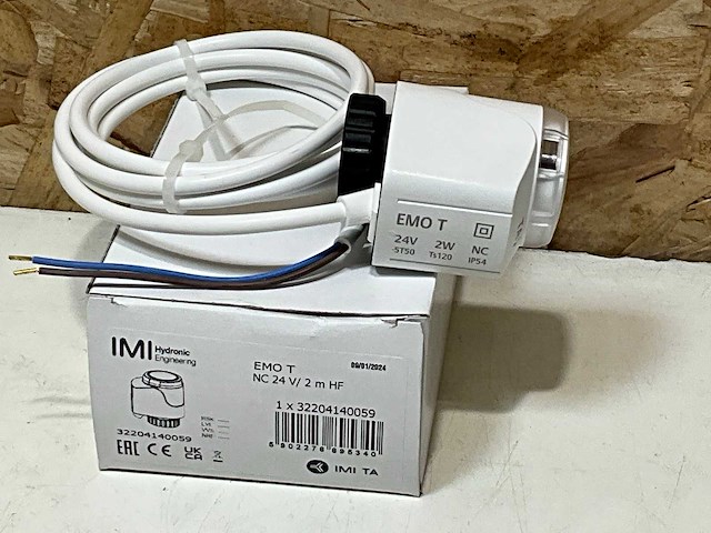 Imi actuator emo-t nc 24vac/dc 2 m halogeenvrije kabel (7x) - afbeelding 1 van  4