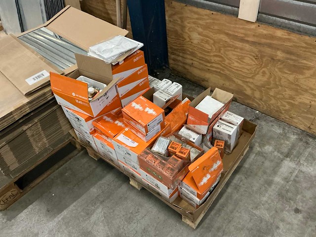 Imi heimeier pallet radiatoronderdelen - afbeelding 1 van  10