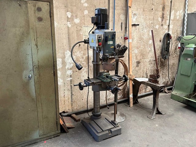 Imm rf-4002f kolomboormachine - afbeelding 1 van  8