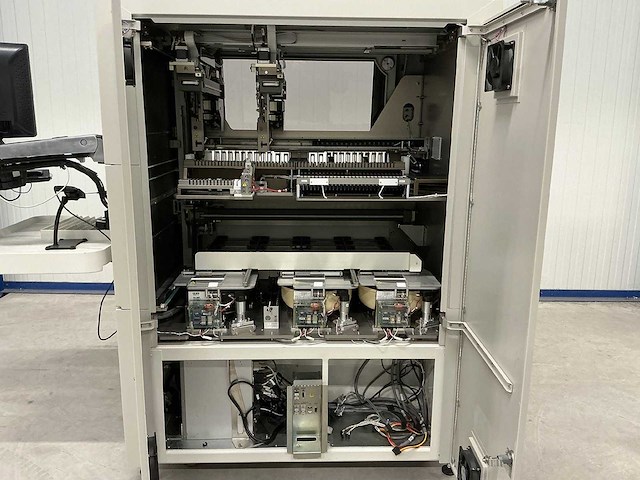 Immunohematological diagnostics machine - afbeelding 3 van  4