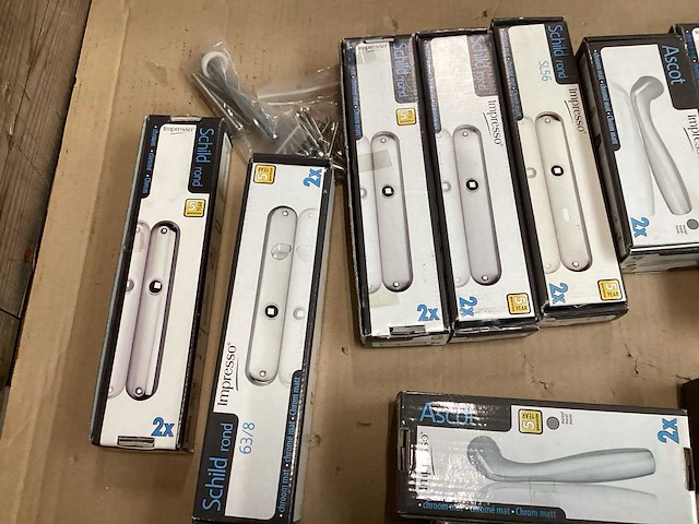 Impresso diverse deurbeslag (19x) - afbeelding 1 van  2