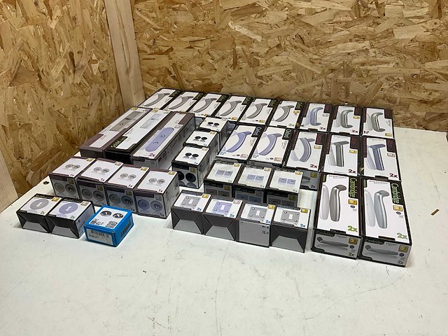 Impresso partij divers deurbeslag (36x) - afbeelding 1 van  13