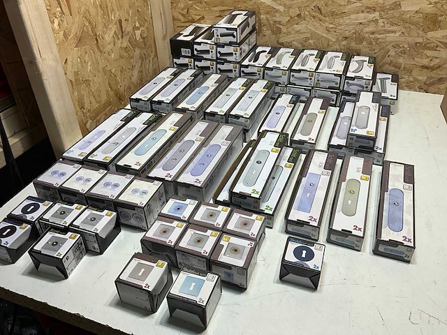 Impresso partij divers deurbeslag (66x) - afbeelding 1 van  17