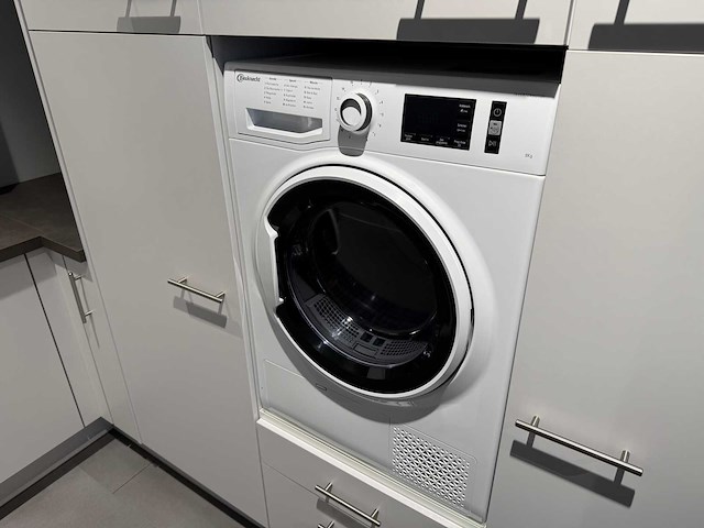 Impuls - bijkeuken met bauknecht wasmachine - afbeelding 9 van  21