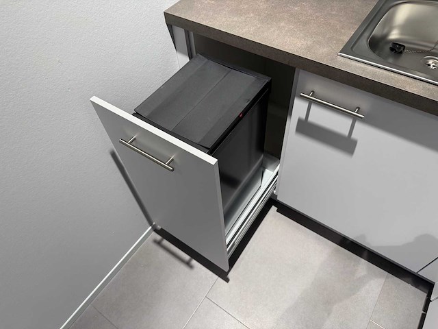 Impuls - bijkeuken met bauknecht wasmachine - afbeelding 15 van  19