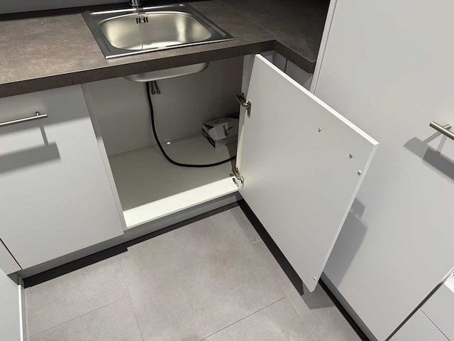 Impuls - bijkeuken met bauknecht wasmachine - afbeelding 17 van  19