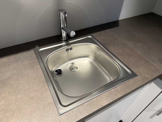 Impuls - bijkeuken met bauknecht wasmachine - afbeelding 18 van  19