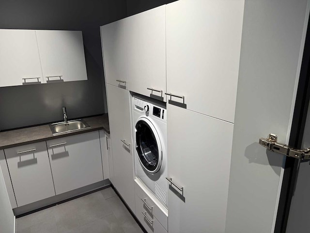 Impuls - bijkeuken met bauknecht wasmachine - afbeelding 2 van  21