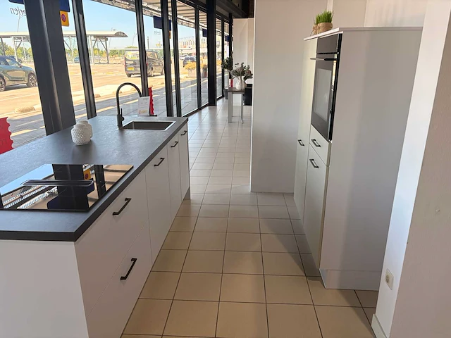 Impuls - showroomkeuken met inventum apparatuur - afbeelding 4 van  20