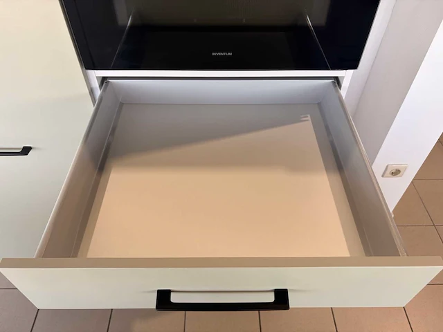 Impuls - showroomkeuken met inventum apparatuur - afbeelding 9 van  20