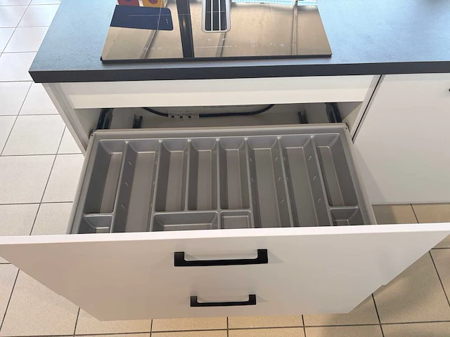Impuls - showroomkeuken met inventum apparatuur - afbeelding 19 van  20