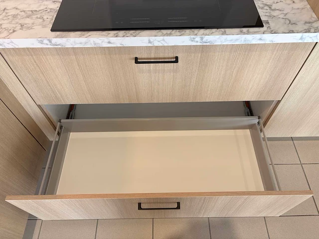 Impuls - showroomkeuken met inventum apparatuur - afbeelding 6 van  23