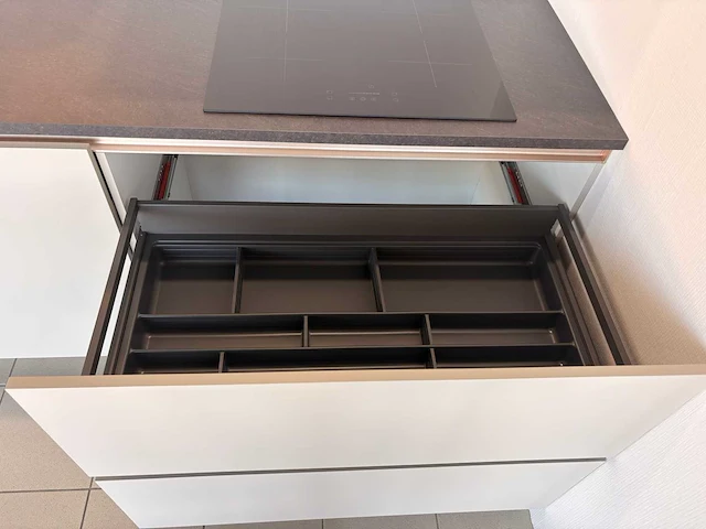 Impuls - showroomkeuken met inventum apparatuur - afbeelding 5 van  17