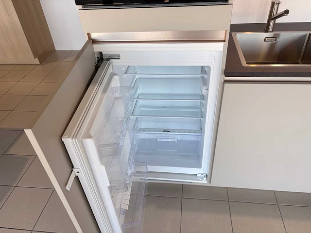 Impuls - showroomkeuken met inventum apparatuur - afbeelding 10 van  17