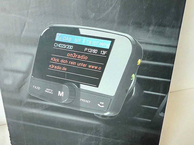 In-car dab & fm transmitter bluetooth - afbeelding 3 van  6