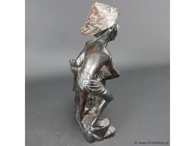 In coromandelhout gesneden indische visserman - afbeelding 4 van  5