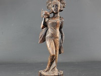 In coromandelhout gesneden indische vrouw