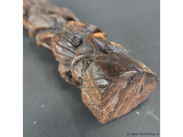 In ebbenhout gesneden makonde/ ujamaa 'tree of life' (levensboom) - afbeelding 5 van  5