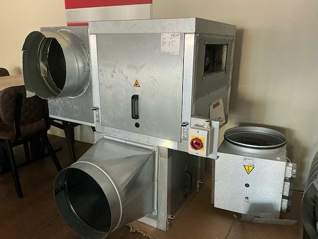 In en afvoer filter systeem filterafzuiginstallatie - afbeelding 1 van  10