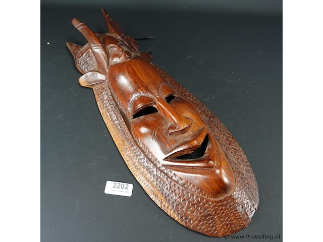 In hard hout gesneden masker - afbeelding 1 van  5