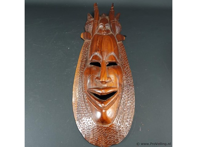 In hard hout gesneden masker - afbeelding 2 van  5