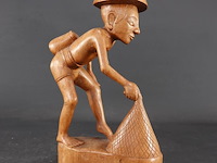 In hardhout gesneden indische figuur - afbeelding 1 van  5