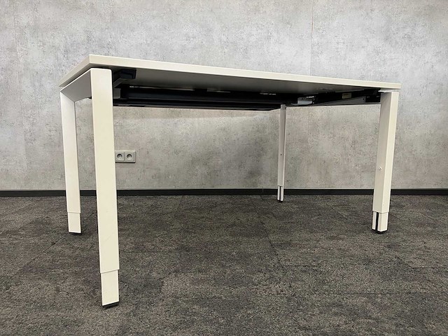 In hoogte instelbaar bureau 140x80 - afbeelding 7 van  7