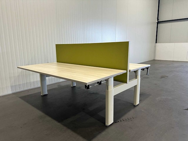 In hoogte verstelbaar bureau met geluidswand - afbeelding 2 van  7