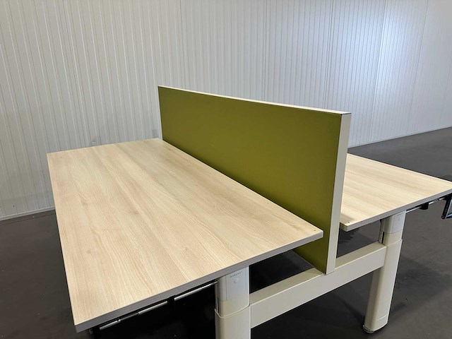 In hoogte verstelbaar bureau met geluidswand - afbeelding 5 van  7