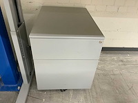 In hoogte verstelbaar bureau met werkplaatskruk - afbeelding 6 van  6